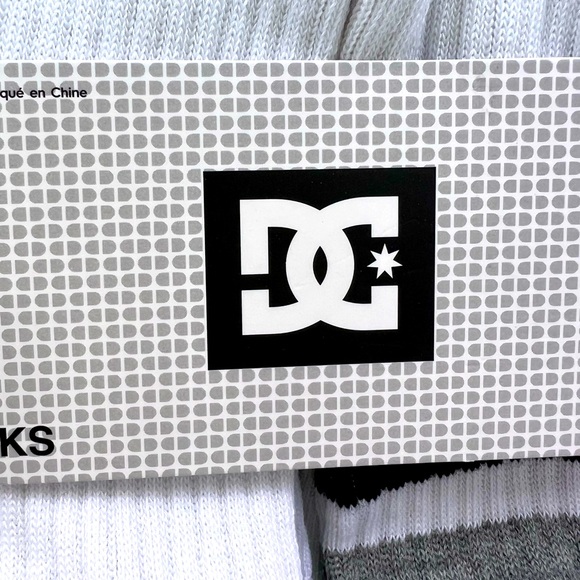DC CO, 5 PAIRS OF CREW SOCKS, WITH RED & BLACK TOE COLORS - Picture 6 of 11